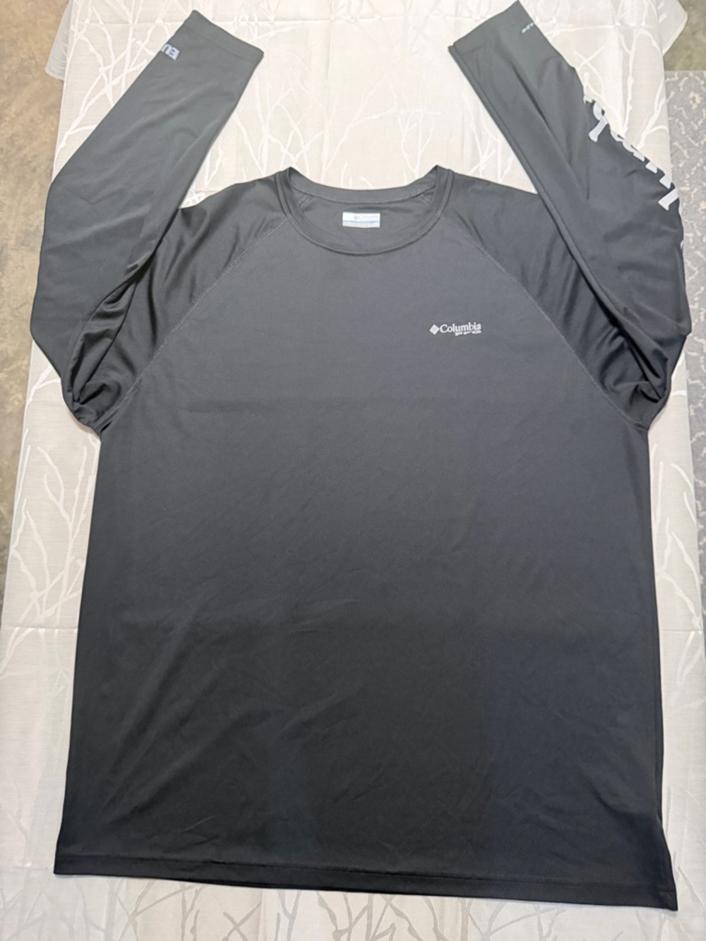 Columbia Black Long-Sleeve Performance Shirt